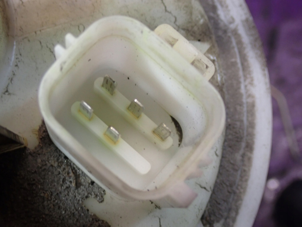 фото №4, Volvo s60 i 00-04 2.4 170km насос топлива 30645700 b5244s 5 pin