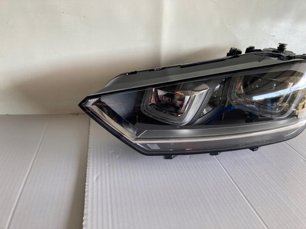 фото №12, Vw golf sportsvan лампа 517941033b 517941034b