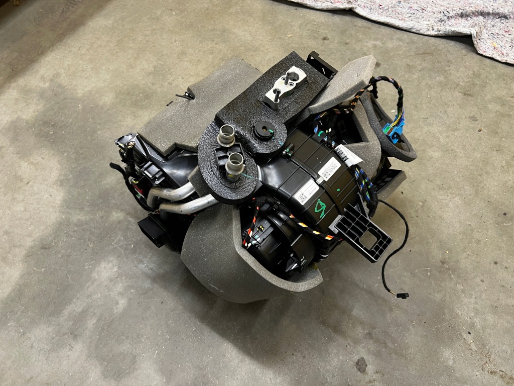 фото №1, Комплектная отопитель испаритель воздуходувка peugeot 2008 ii eu