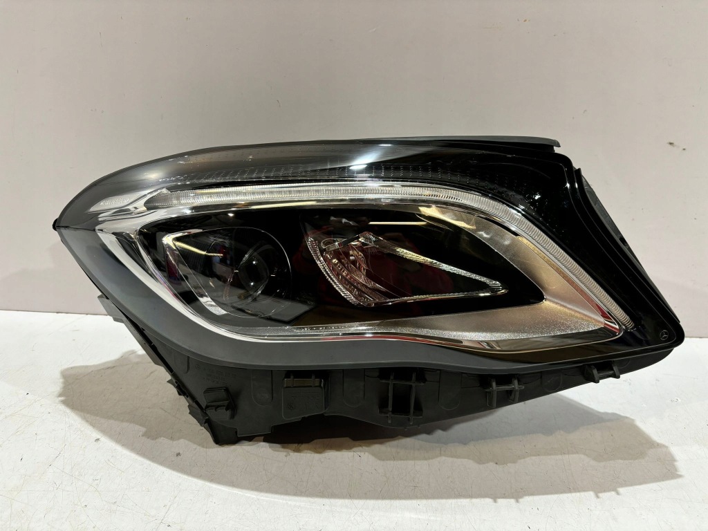 Купити Mercedes gla w156 лампа led права - 15981