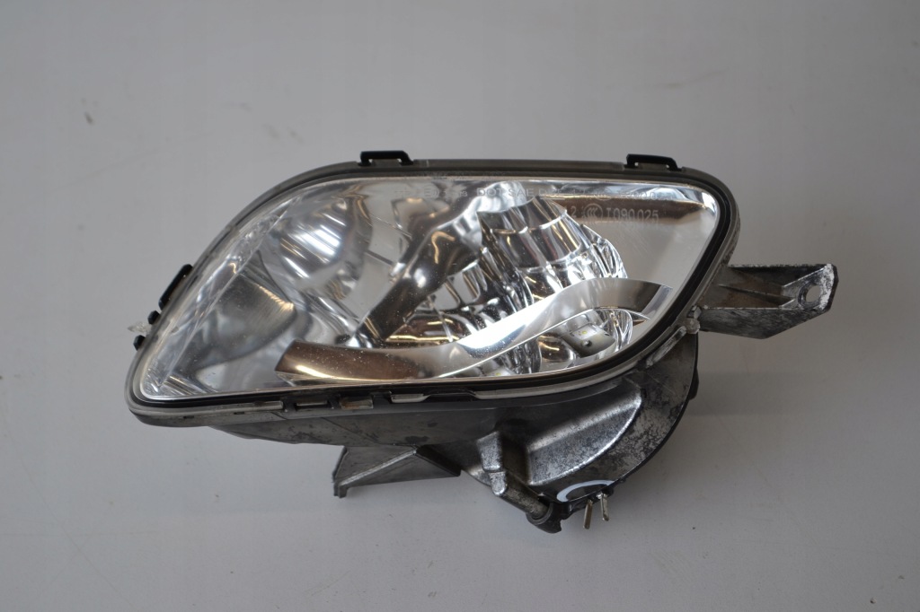 Купити Протитуманна фара бампера лівий volvo v70 3 рестайлінг  оригінальний номер 31410321