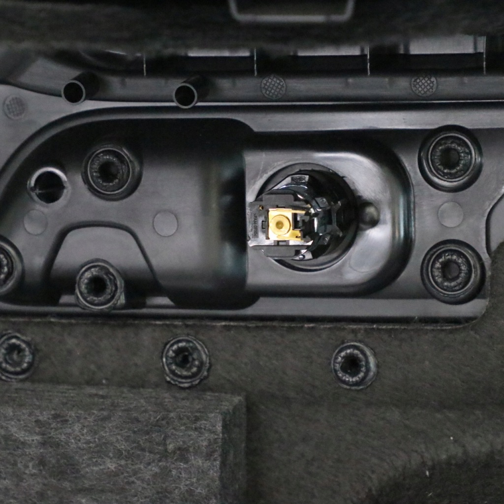 фото №11, Mercedes glc x253 обшивка багажника лівий чорний a2536908903