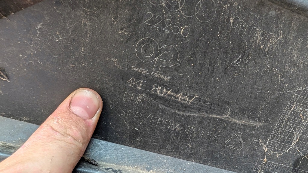 фото №15, Audi e-tron 4ke 18-22 бампер перед передній 4ke807437