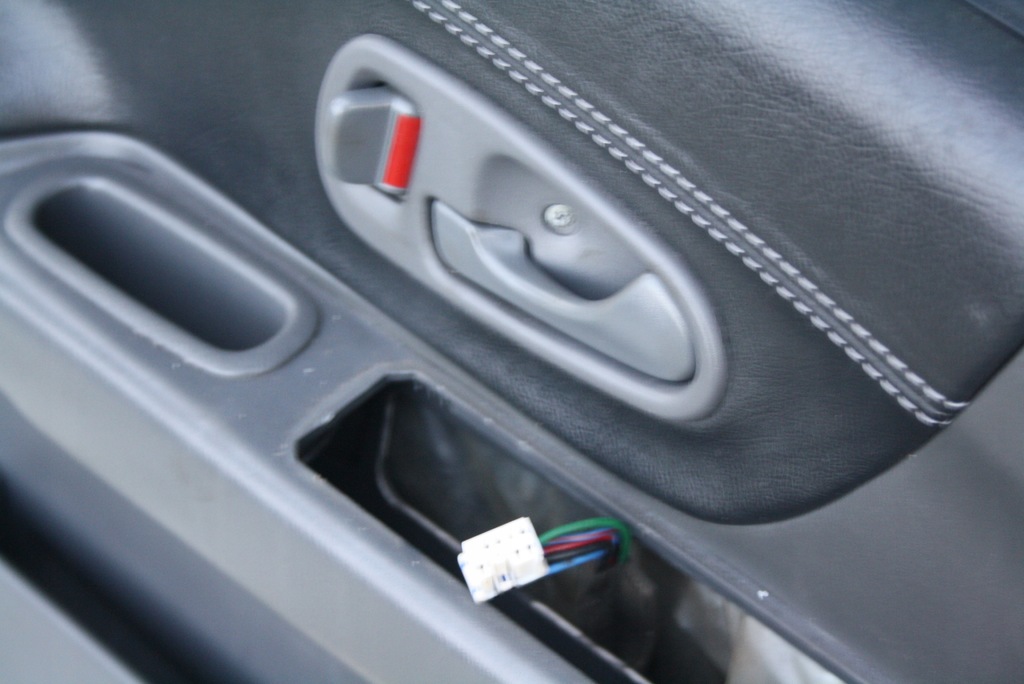 фото №11, Дверь левый перед mitsubishi pajero sport shogun ii чёрные