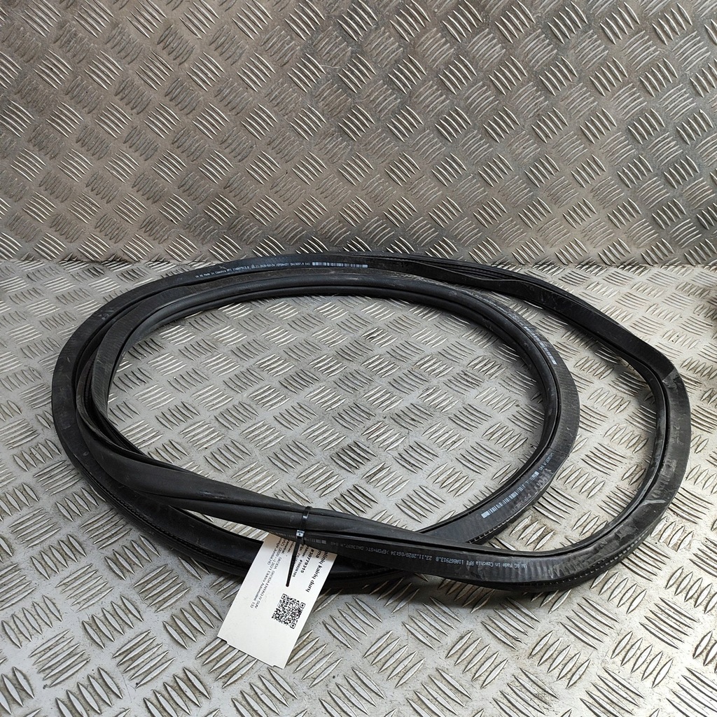 фото №7, Skoda enyaq iv 2021 левая сторона резиновый прокладка дверь задних