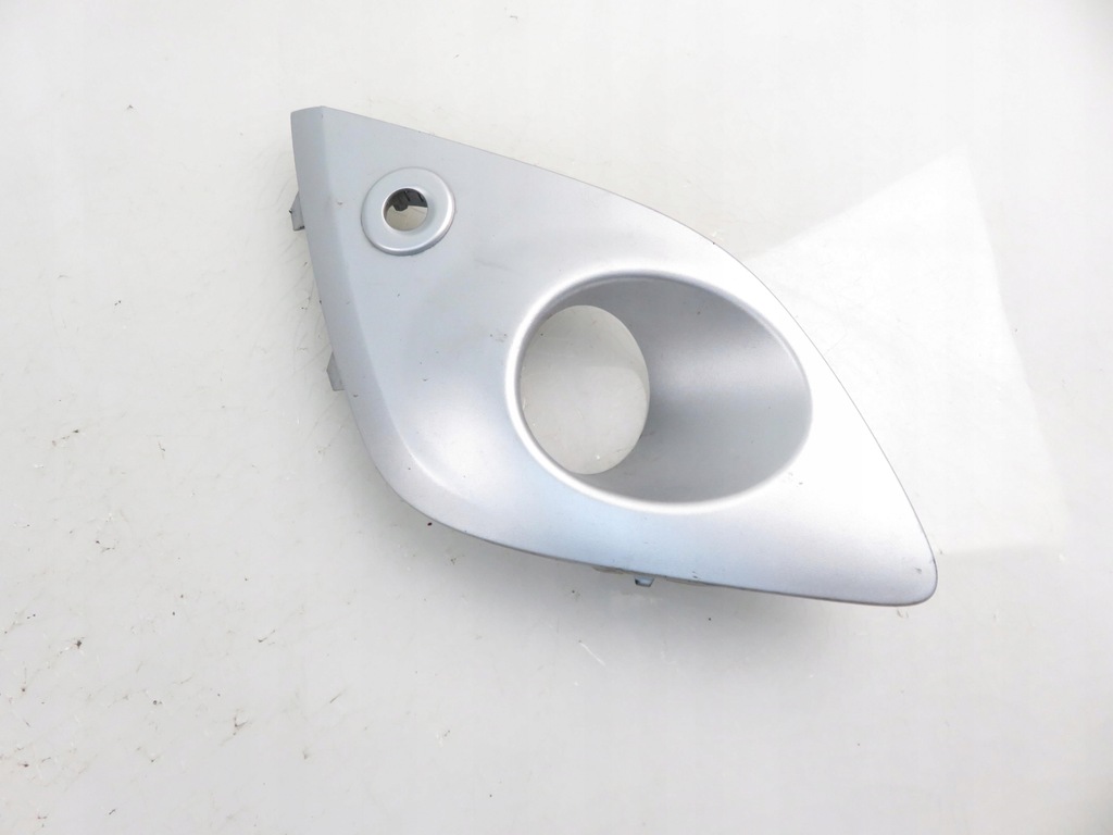 фото №1, Решётка бампера правая renault grand scenic iii 261520001r