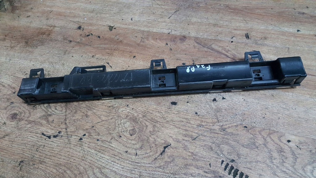 фото №1, Кронштейн поріг праве bmw f21 7268074