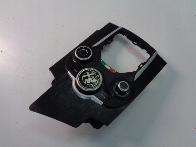 фото №1, Панель ручка alfa romeo giulia 2016-