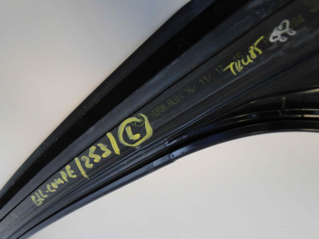 фото №7, Mercedes glc 253 coupe прокладка стекло левый задняя