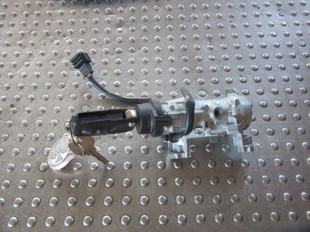 фото №1, Volkswagen beetle 2.0d 2013 замок запалювання ключ kpl