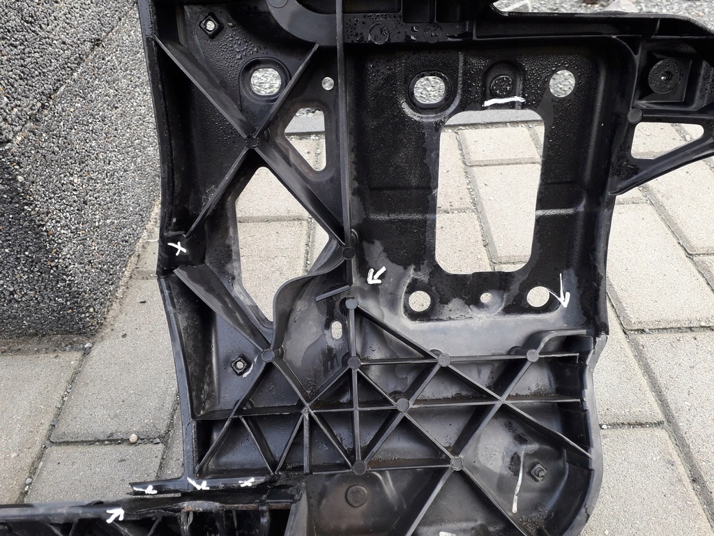 фото №10, Hyundai i30 1 i 07- pas передний усилитель передний 64101-2r000