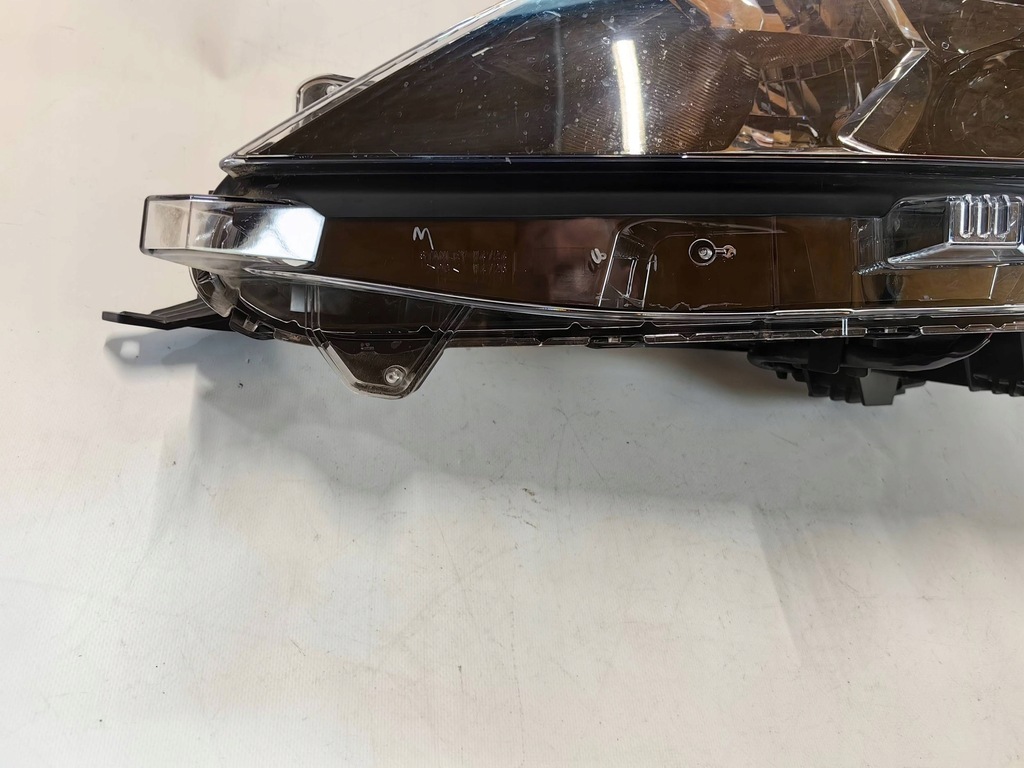 фото №10, Mitsubishi l200 od 19r - лампа левая линза cała polecam