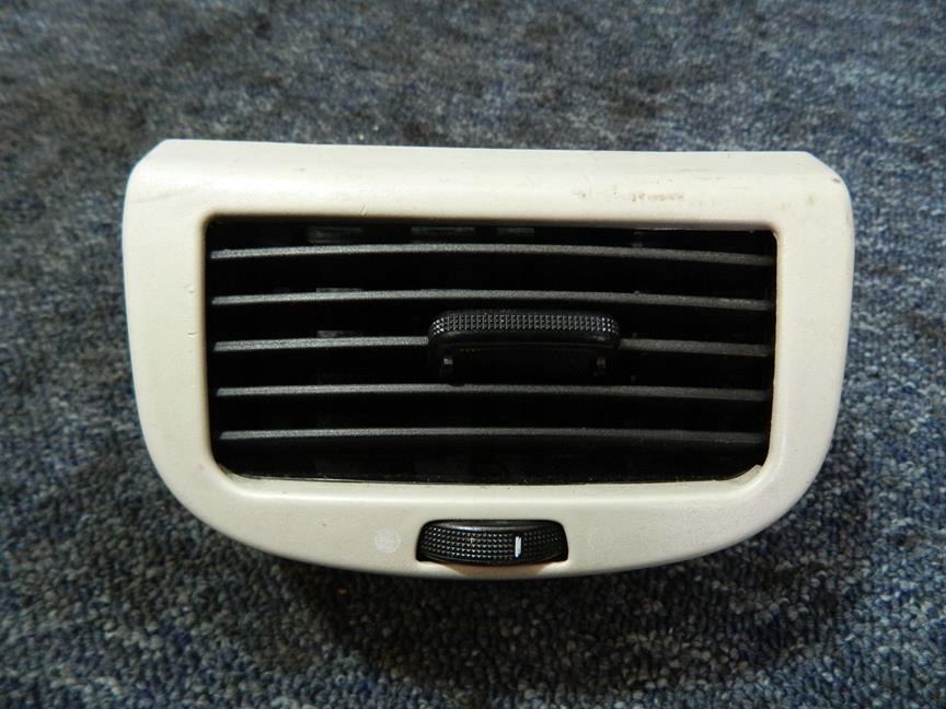 фото №1, Решітка обдув тунель fiat stilo 3d 01-07r. світла