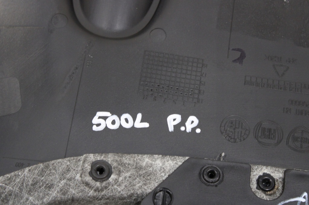 фото №6, Оббивка обшивка двері правий перед fiat 500l 500 l