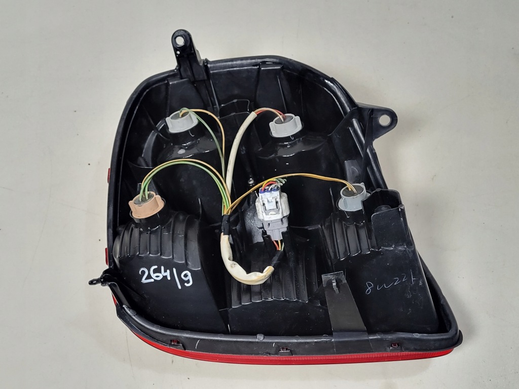 фото №3, Toyoty mr2 lift 03- права задня лампа комплектна