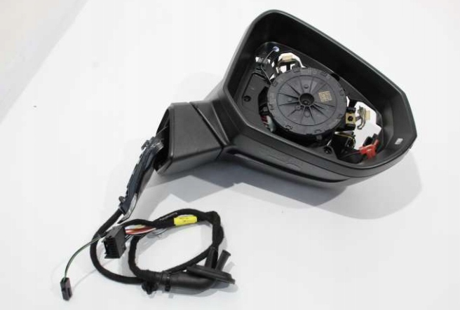 фото №1, Audi q3 f3 передняя часть правый сторона wing mirror rhd 83c857410h9b9