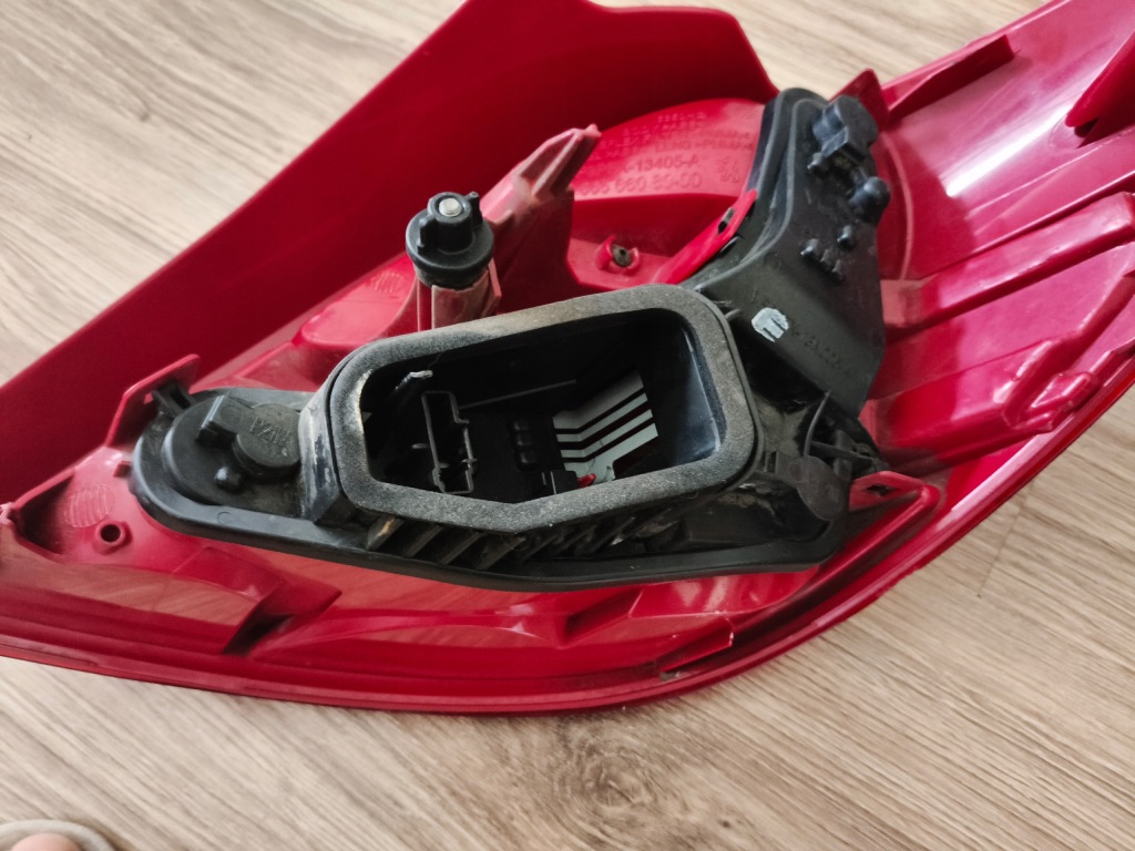 Peugeot 207 hb рестайлинг  фара задняя левая led 09-13 Киев