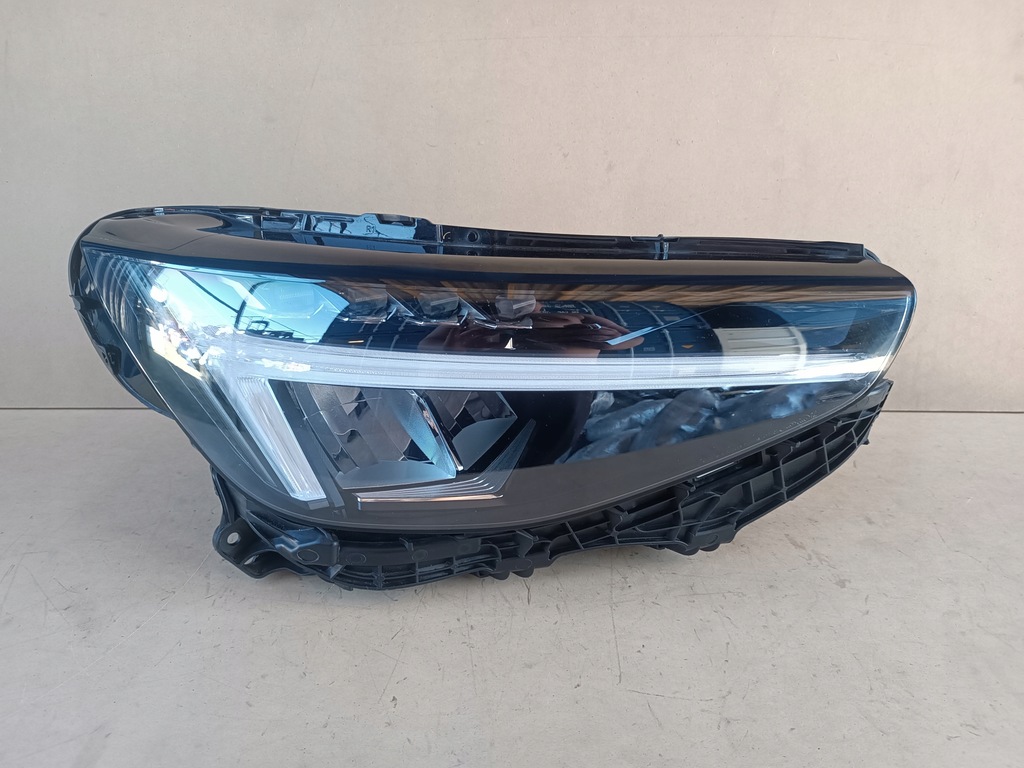 фото №1, Volvo xc40 cx40 lift base лампа права idealna