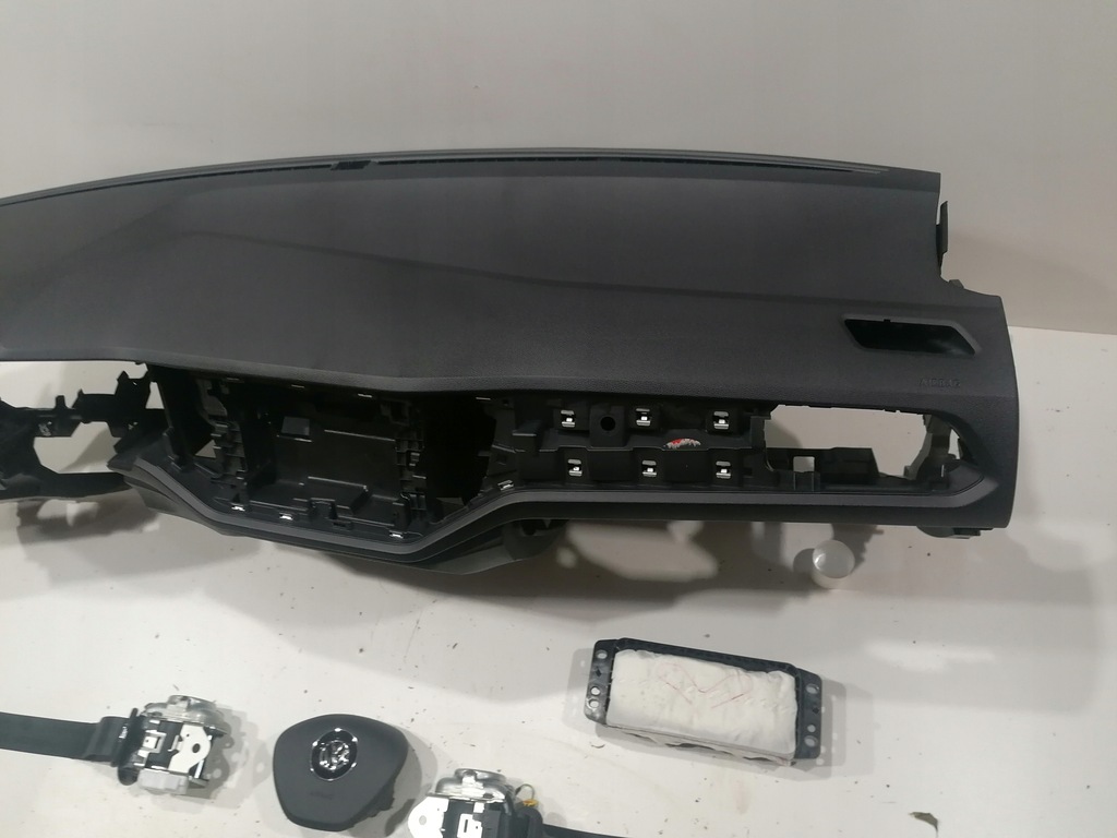 фото №5, Vw t-roc troc 2ga org приборная панель консоль подушка безопасности подушки безопасности ремни оригинал демонтаж