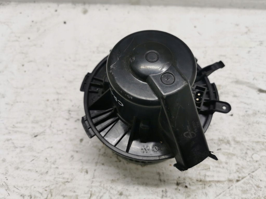 фото №1, Вентилятор вентилятор vw crafter 06-11 eu