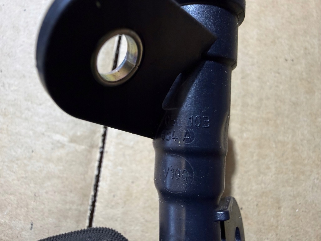 фото №4, Audi a6 c8 2.0 tdi щуп щуп масла трубка 05l103634a