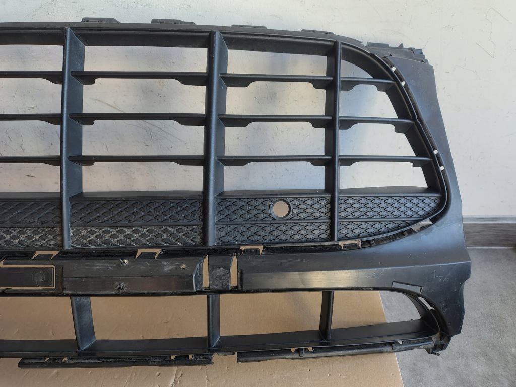 Решётка  бампера porsche macan решётка 95b807683h bardzo хорошее состояние в Украине