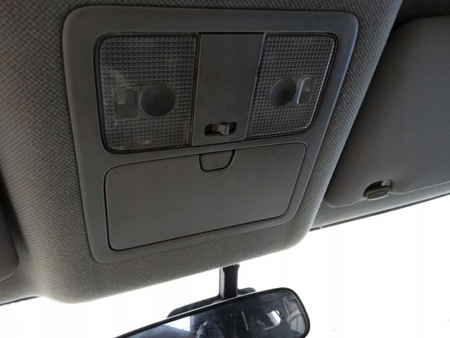 фото №1, Nissan x-trail t31 лампа освещение кабины