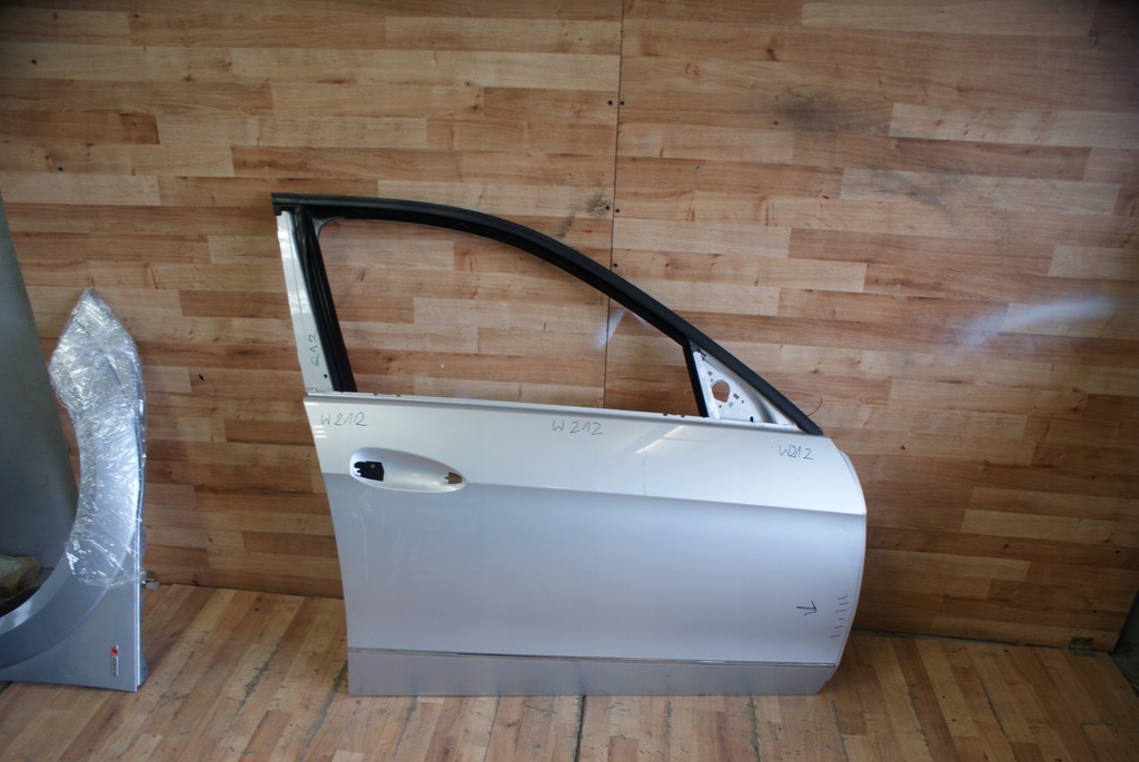 фото №1, Дверь правое задняя задние mercedes e-klasa w212 sedan