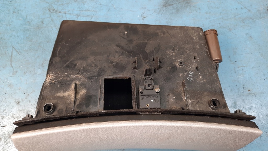 фото №8, Бардачок пасажира mercedes w220 s-klasa 00r