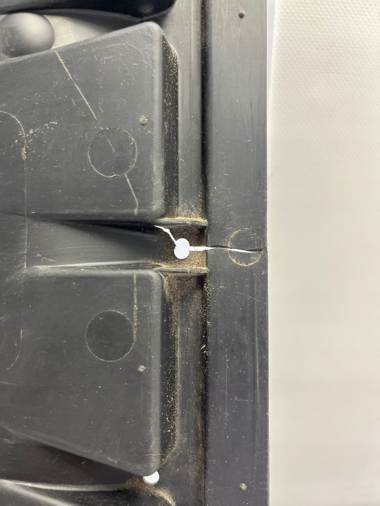 Пол багажника защита колеса запасного mercedes w124 cabrio 1246934633 Оригинал