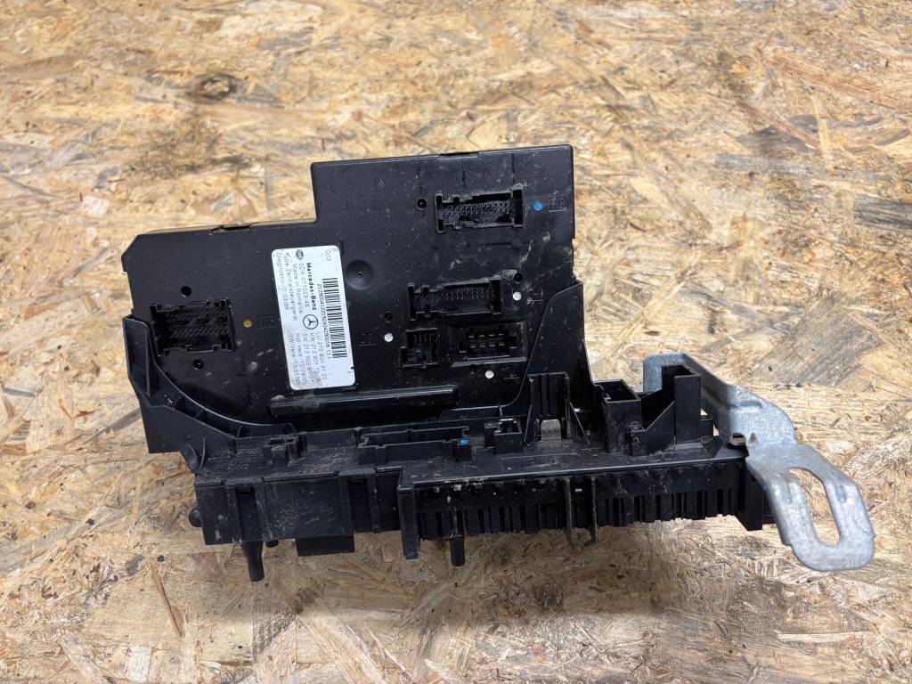 фото №1, Mercedes e klasa коробка предохранителей a2129004122