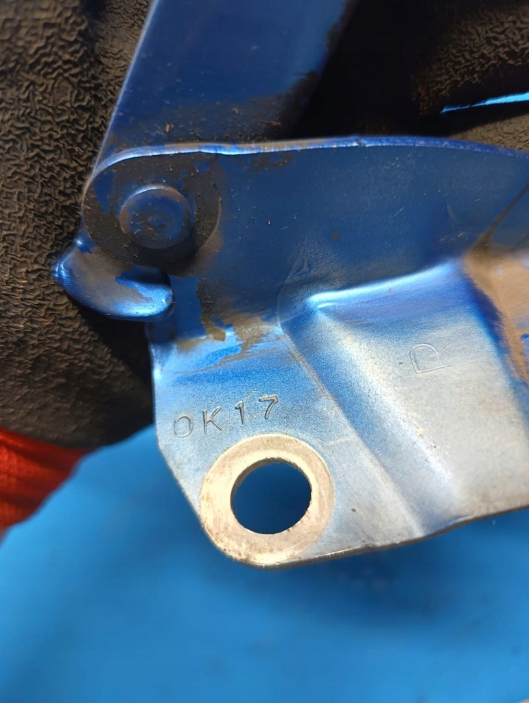 фото №4, Петли капот kpl mazda bt50 ford ranger iii