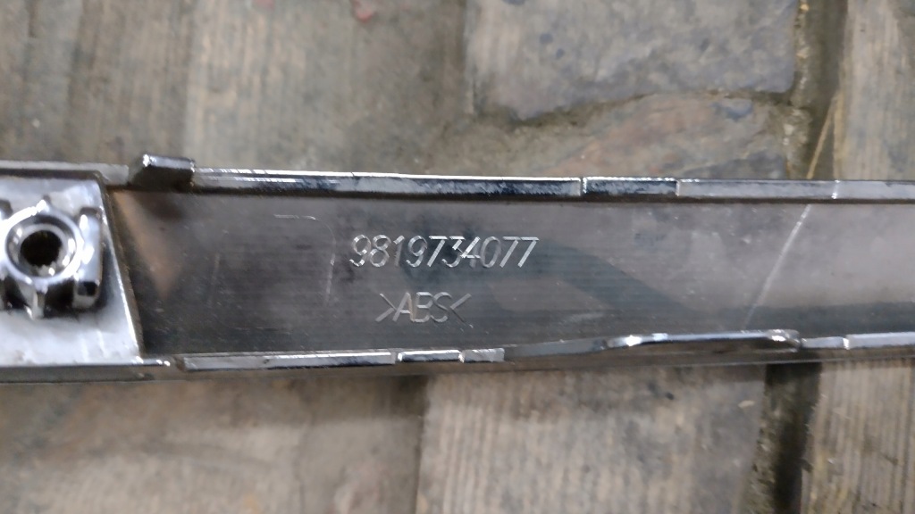 Накладка хром решітка решітка citroen ds7 ds-7 правий 9819734077 Доставка