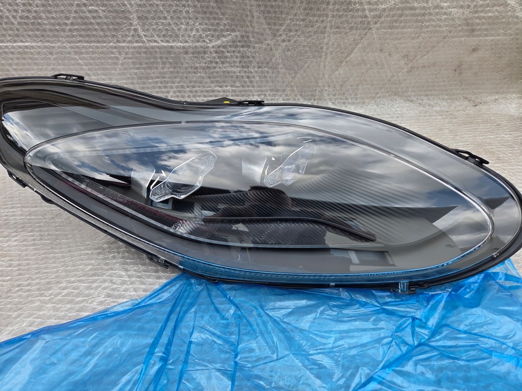 фото №10, Aston martin dbs лампа левая комплектная lub правая nowa