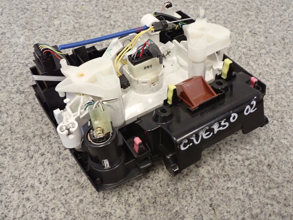 фото №7, Corolla verso 01-03 панель управление отопителя