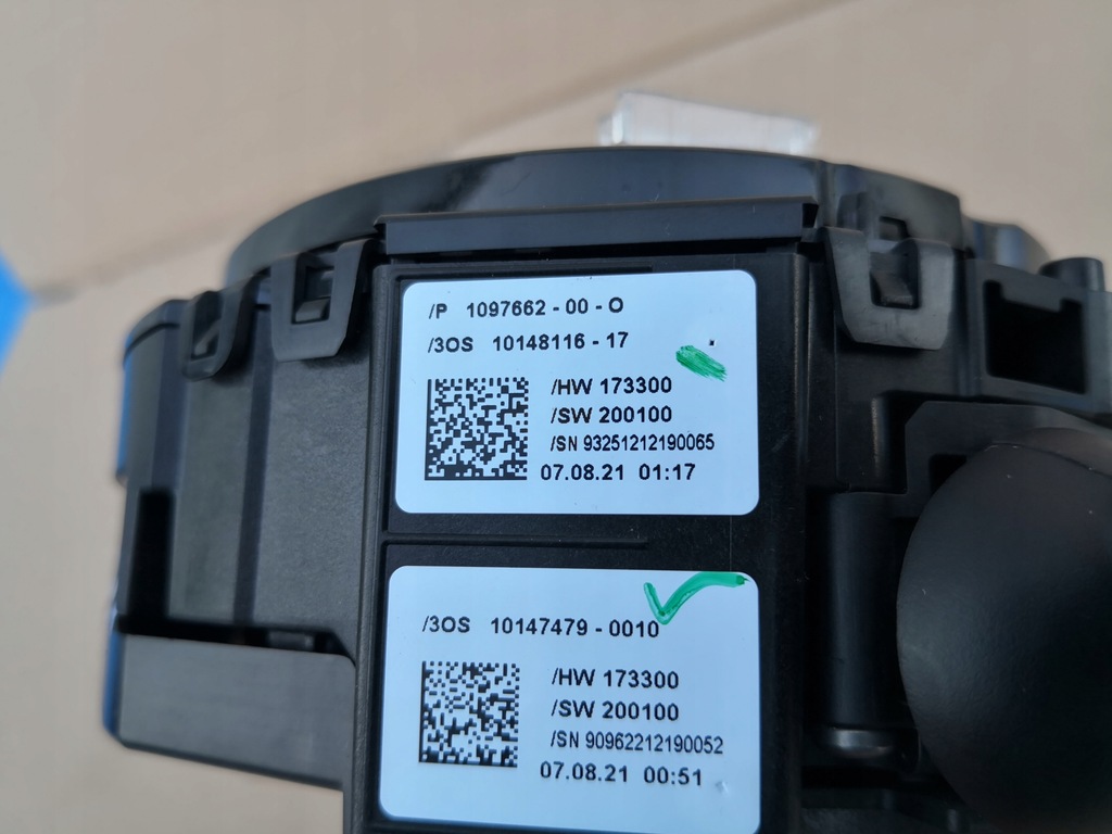 фото №9, Tesla 3 lift 21- перемикач комбінований світла