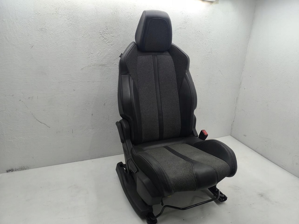 фото №1, Сиденье правый перед peugeot 5008 ii