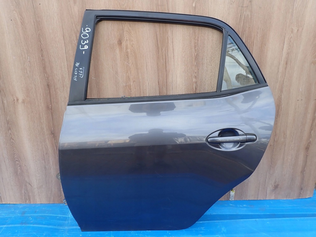 Купити Toyota auris e15 06-12 двері задні ліва 1g3