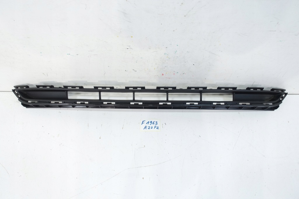 фото №1, Polestar 2 2020- решітка радіатора решітка середня бампера перед 31663953