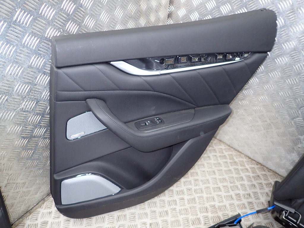 фото №6, Maserati levante сидіння оббивка шкіра обшивки тунель підігрів вентильовані n16