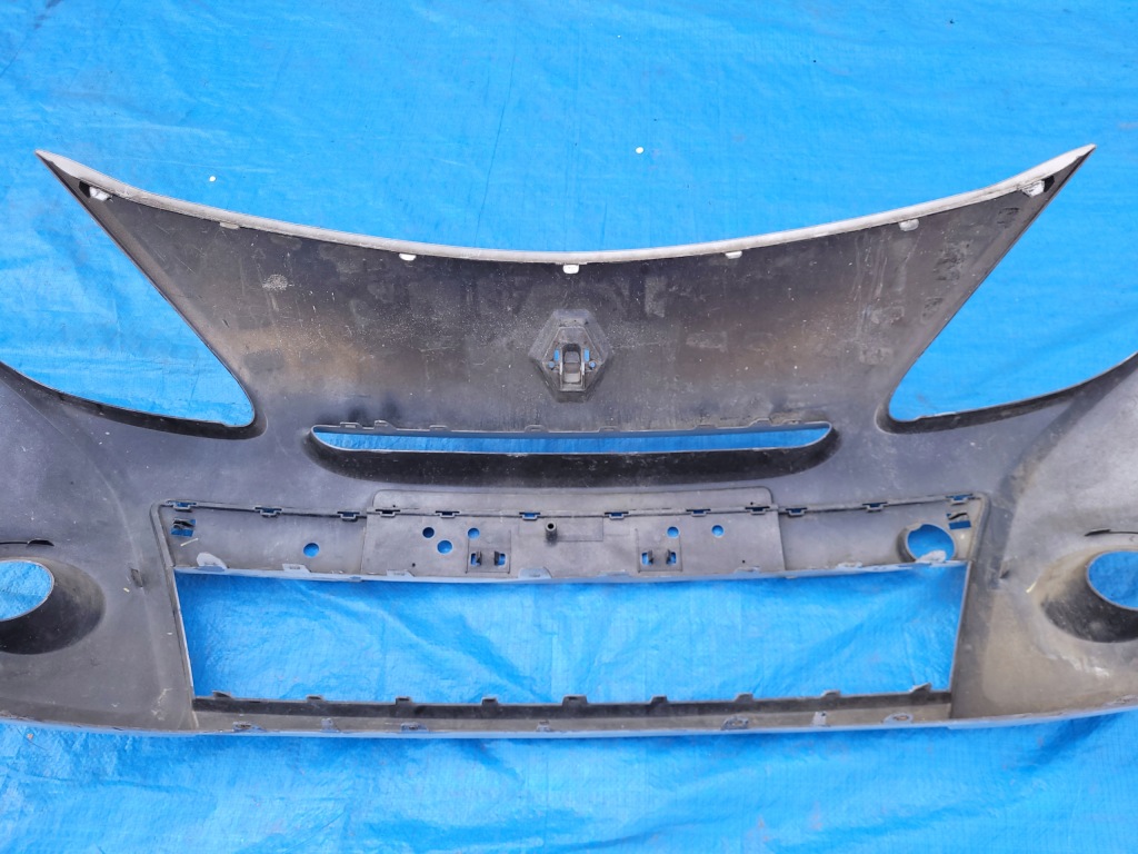 Renault clio 3 | бампер перед передний рестайлинг  8200799930 | 0497 Доставка