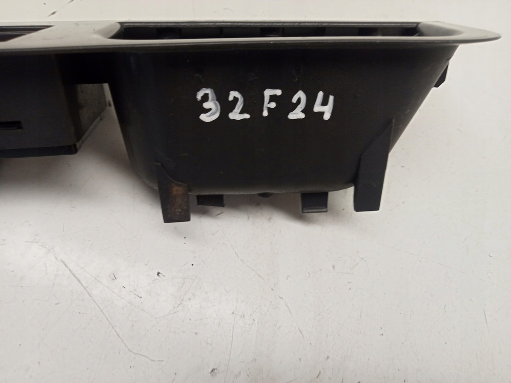 фото №12, Панель керування вікон дзеркал volkswagen golf vi