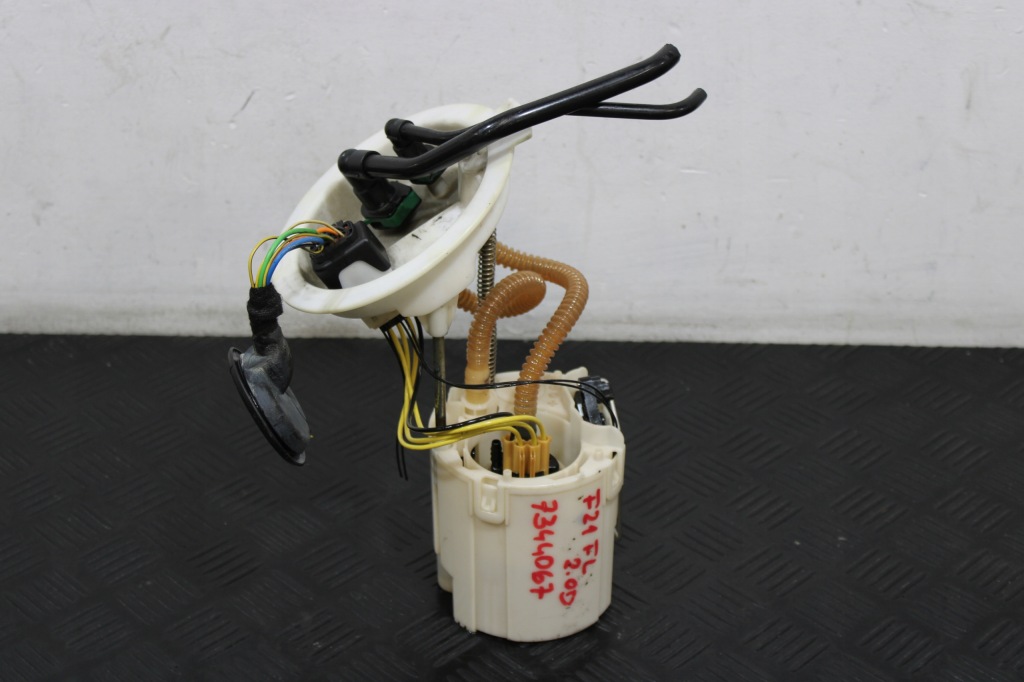 фото №1, Насос пального 7344067 bmw 1 f20 f21 lift