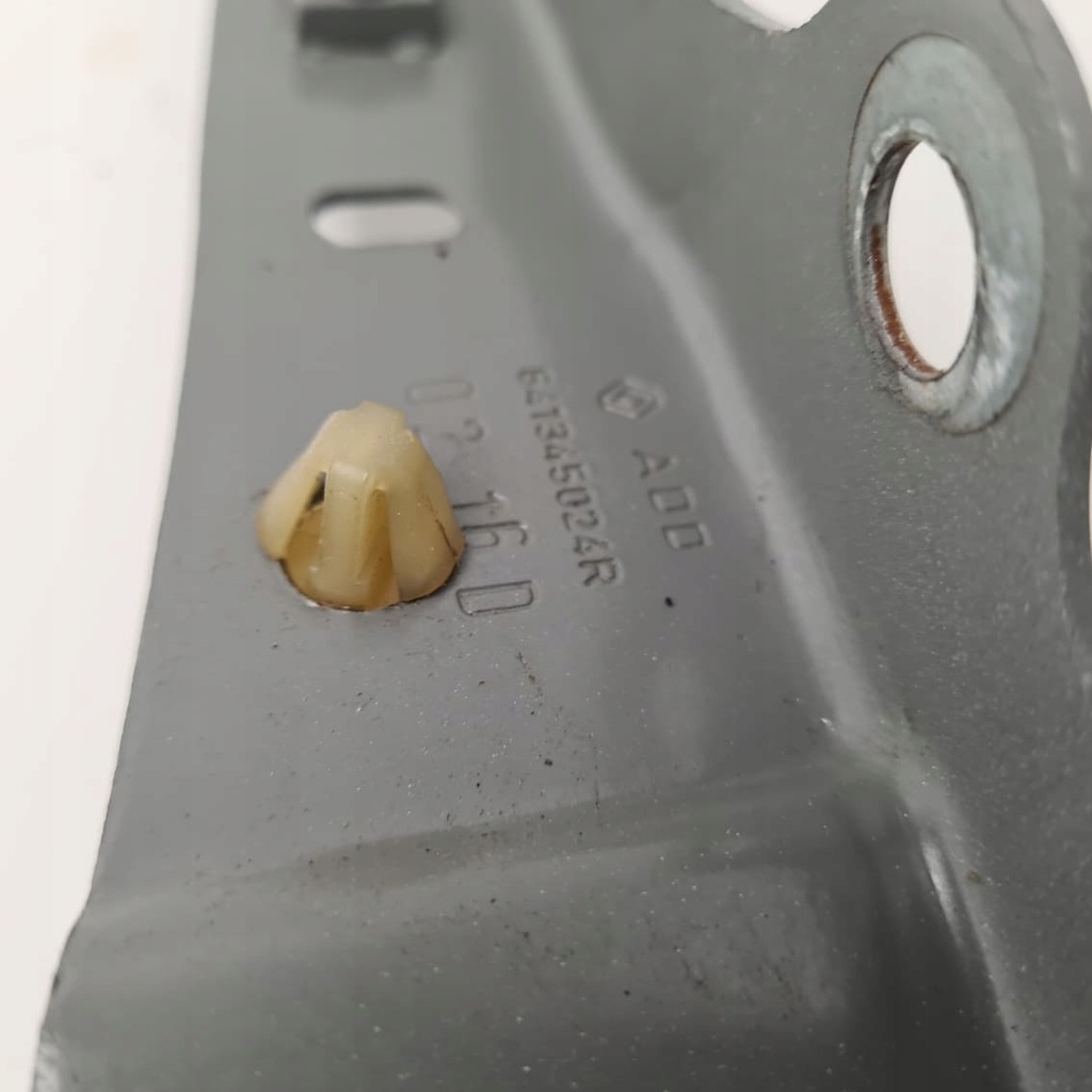 фото №2, Renault clio iv петля капот правый