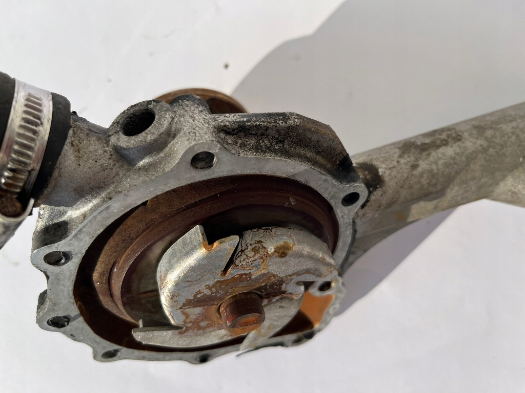 Насос воды жидкость охлаждающей mercedes w124 w202 w210 m111 e200 e220 2,2 220 Киев