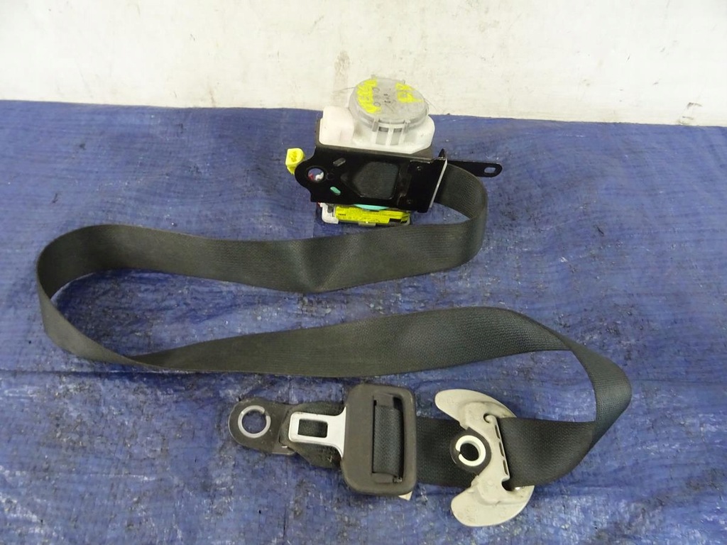 фото №1, Pas правий безпеки перед toyota verso 09r-