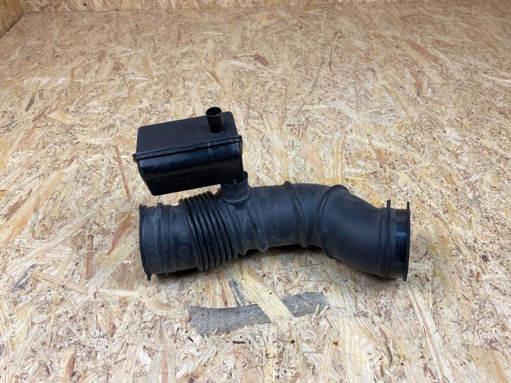 фото №1, Впуск воздухозаборник труба шланг воздуха toyota rav4 v 17881-25050 2018-