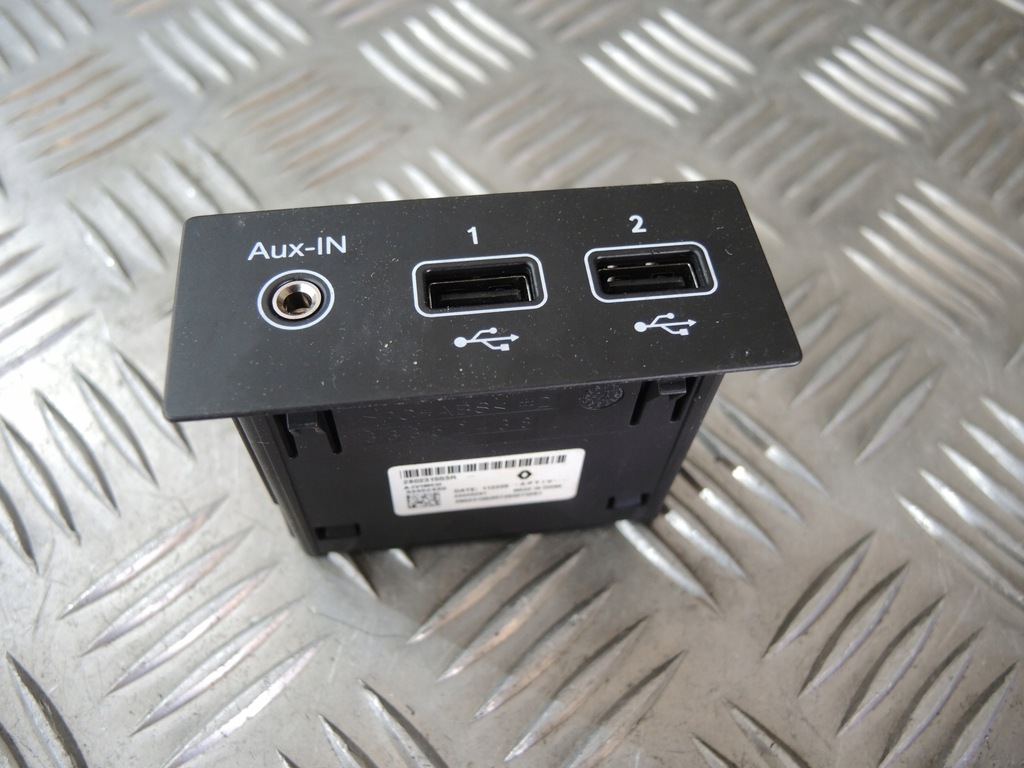 фото №1, Renault clio v 1.0i роз'єм usb aux 280231553r