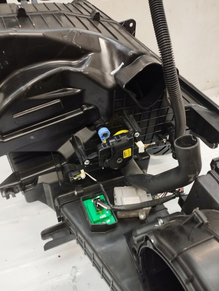 фото №9, Hyundai ix35 отопитель смеситель kombajn 97200-2y041