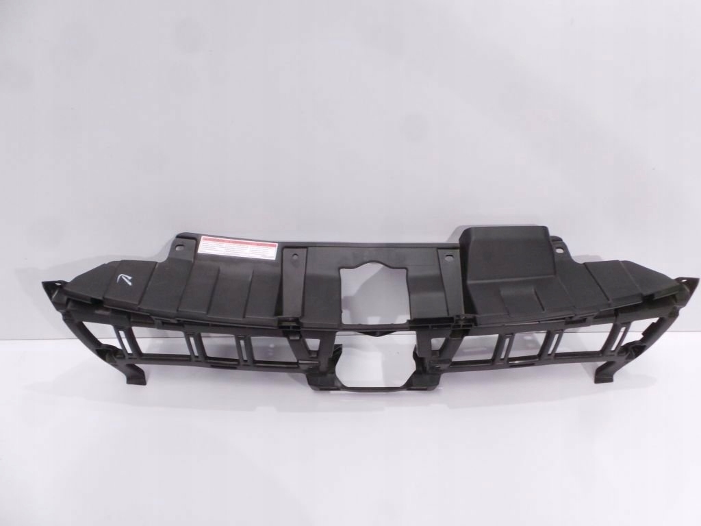 Купить Suzuki vitara 3 2018 пластик накладка поперечина радиатор перед